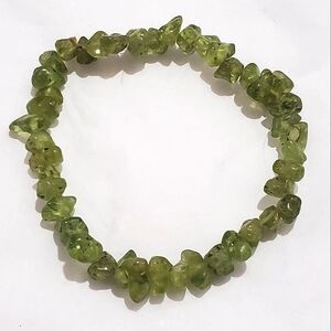 Peridot Chip Stretch Bracelet